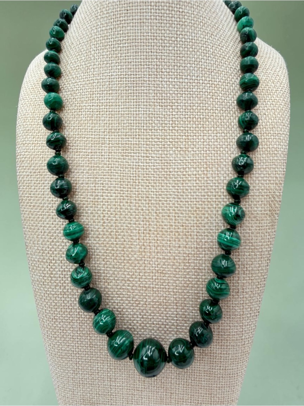 Vintage Genuine Malachite Graduated Bead Necklace 20” 14K Gold Filled Clasp 80g